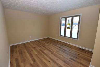 Main picture of 2803 W Walnut Dr