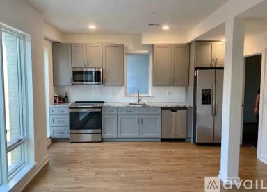 Main picture of 331 E Girard Ave