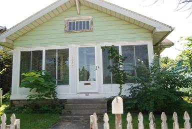 Main picture of 1319 W Kilgore Ave