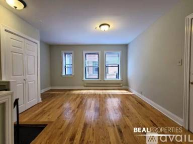 Main picture of 815-23 W Cornelia Ave
