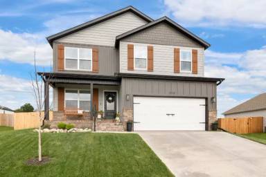 Main picture of 1113 S Broadview Ave
