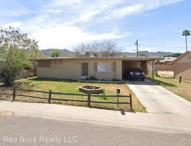 Main picture of 321 W Winston Dr