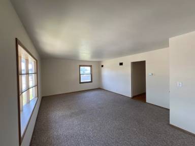 Main picture of 1742 Deane Blvd