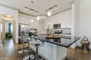 Main picture of 112 Silverspot Ct