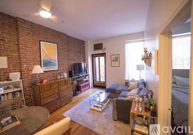 Main picture of 49 W 88th St