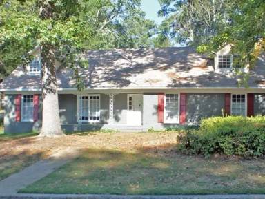 Main picture of 5913 Windsor Dr