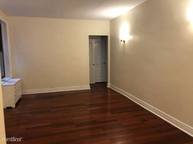 Main picture of 218 W 10th St