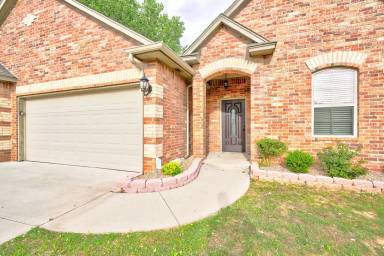 Main picture of 2023 Westbury Dr