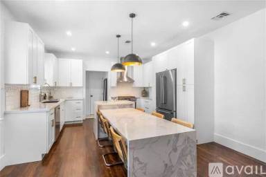 Main picture of 829 Lorca St