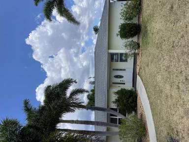 Main picture of 2205 SW 2nd Ter