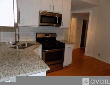 Main picture of 4401 N Clark Apartments