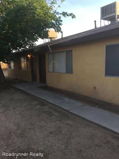 Main picture of 725 W Atkins Ave