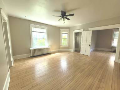 Main picture of 1900-34 N Warren Ave