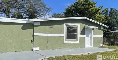 Main picture of 1564 NW 15th Ter