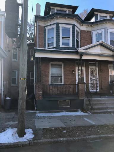 Main picture of 445 W Hanover St