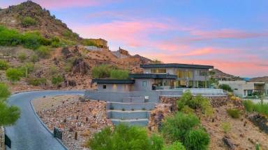 Main picture of 4010 E Canyon Ct