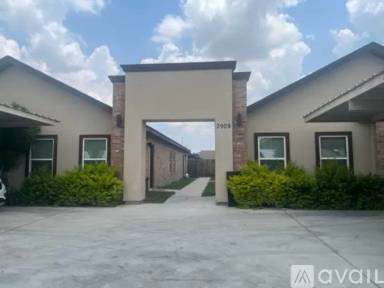 Main picture of 3909 Paola St