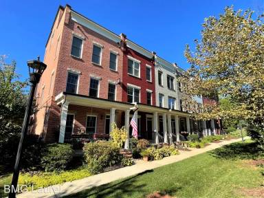 Main picture of 624 Regent Pl NE