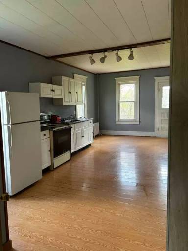 Main picture of 92 Farview St