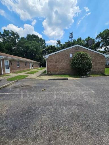 Main picture of Gum Drive Bldg 1