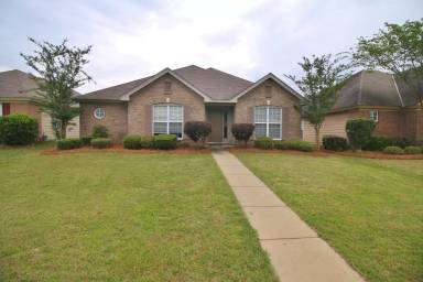 Main picture of 3637 Claiborne Cir