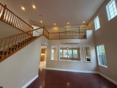 Main picture of 2559 Parade Ave
