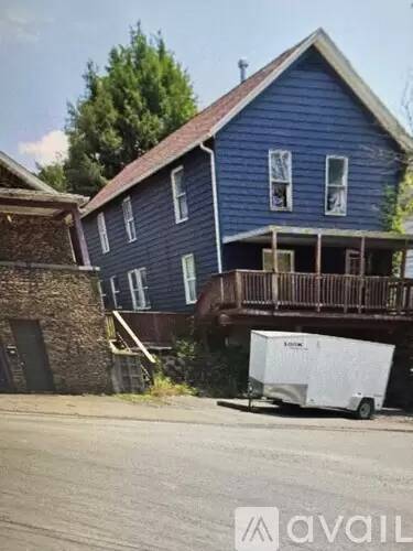 Main picture of 106 Rogers St