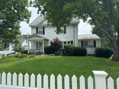 Main picture of 196 Walpole St
