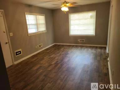Main picture of 1104 W Iles Ave