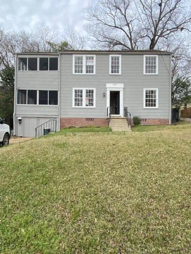 Main picture of 905 Whitworth St
