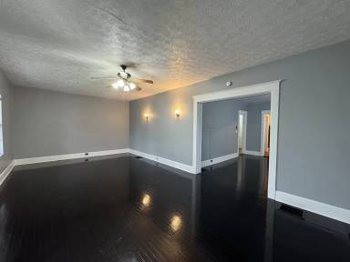 Main picture of 625 N Oakland Ave