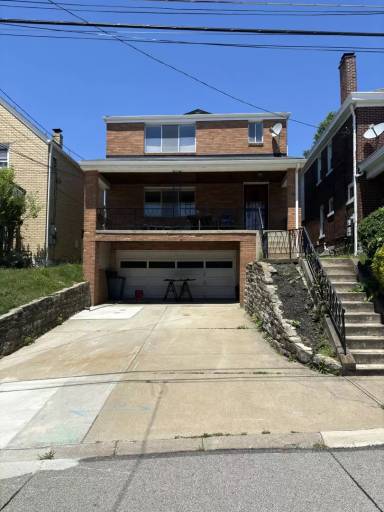 Main picture of 114 Van Wyck Ave