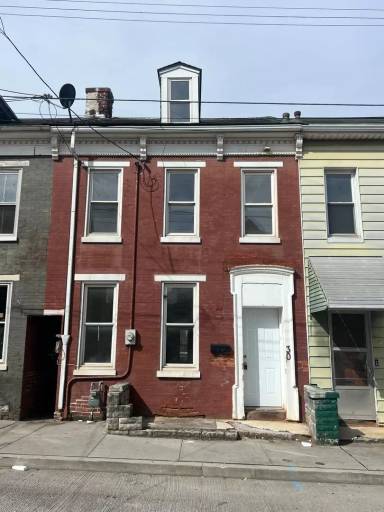Main picture of 34 N Franklin St