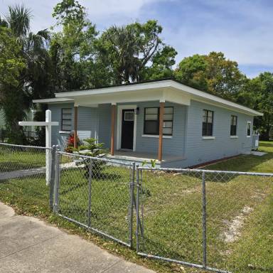 Main picture of 136 Taylor Ave
