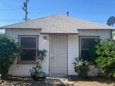 Main picture of 703 Washington Ave