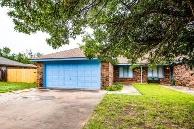 Main picture of 4804 76th St