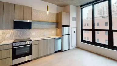 Main picture of 826 N Wells St
