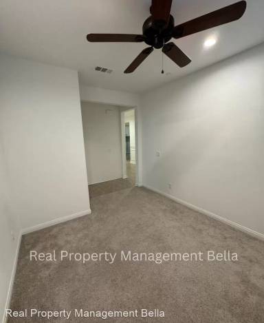 Main picture of 24904 Benson Dr