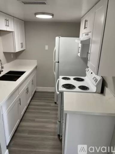 Main picture of 5431 W Orangewood Ave