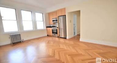 Main picture of 117 W 13th St