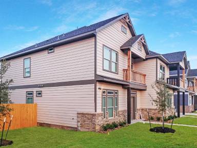 Main picture of 902 Montclair Ave