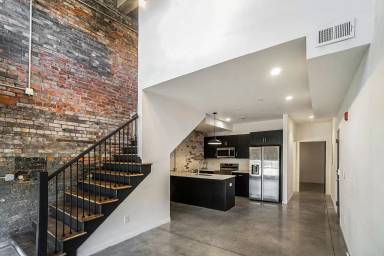 Main picture of 2645 Madison Ave