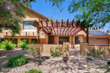 Main picture of 1034 E Kristal Way