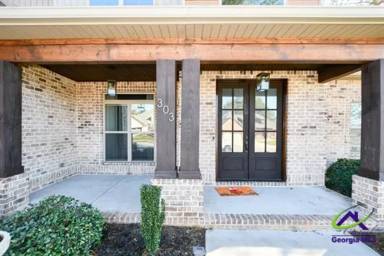 Main picture of 303 Hawks Nest Dr