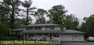 Main picture of 895 Putnam Pike