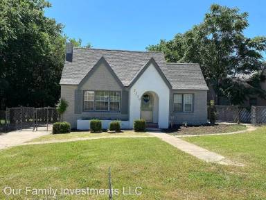 Main picture of 2219 N Denver Blvd