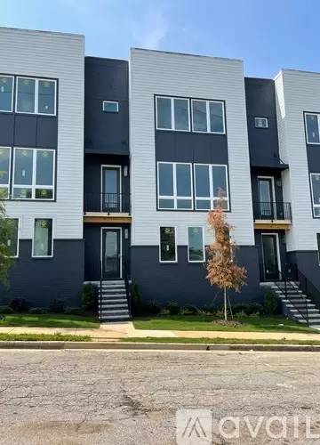 Main picture of 819 Winslow Way NW