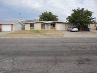 Main picture of 9825 Titan St