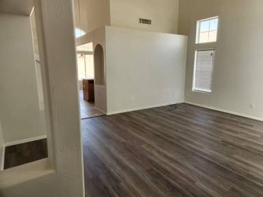 Main picture of 332 S 220th Ln