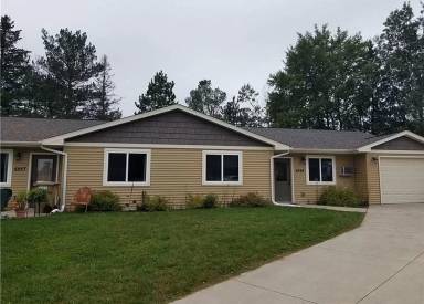 Main picture of 5557-5559 Cyndi Ct